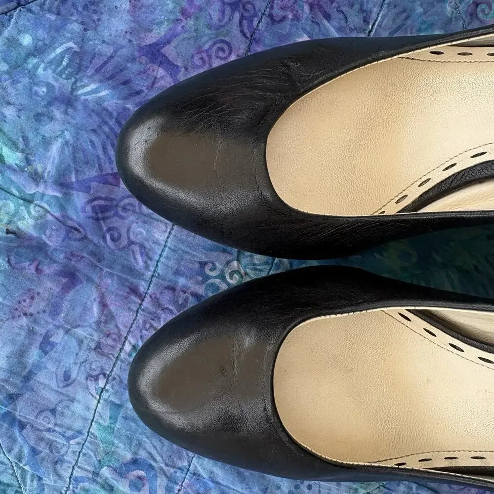 Coach Black Leather Closed Toe Pumps Women’s Size 9 FAIR WORN LOVED Classic